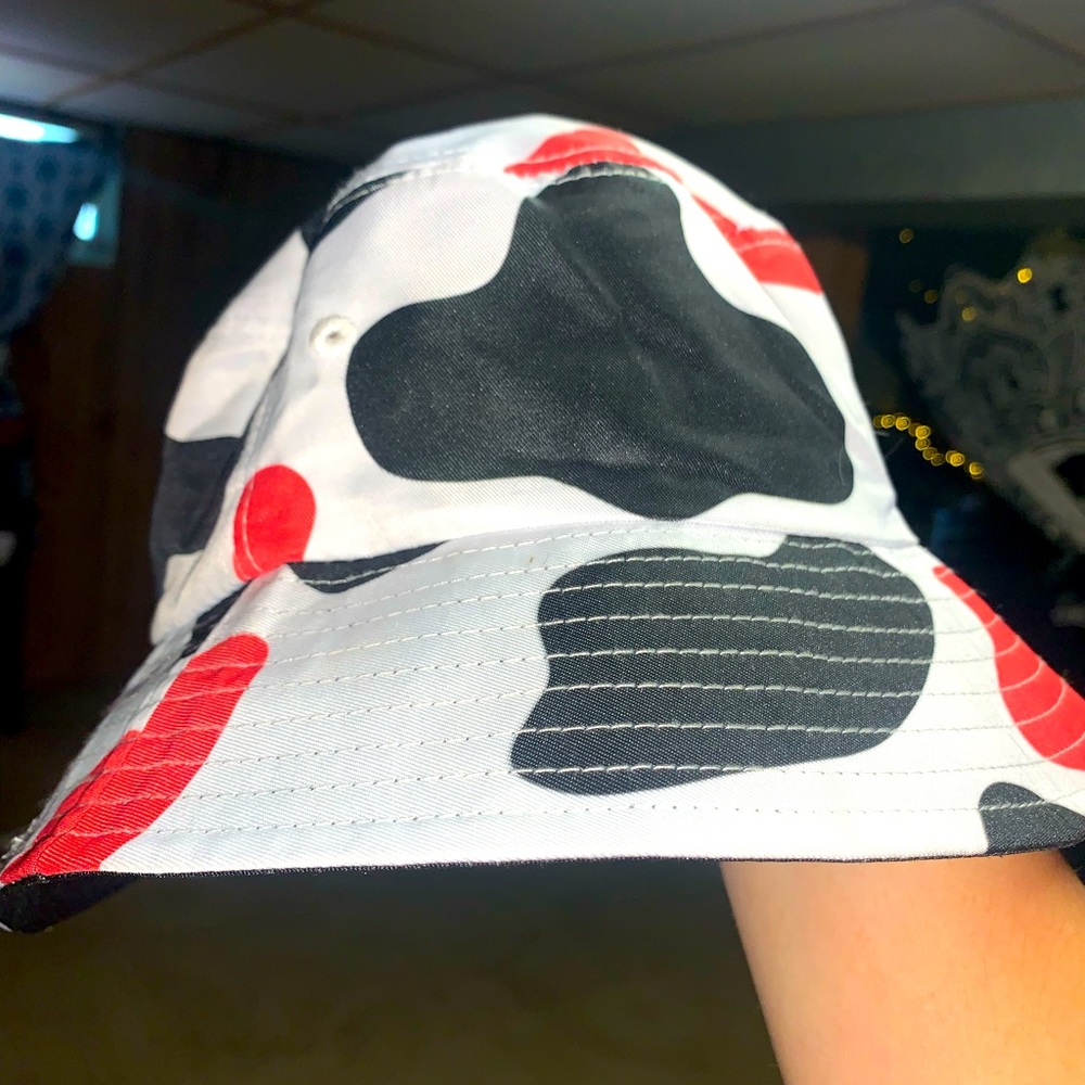 Cow print bucket hat😊
